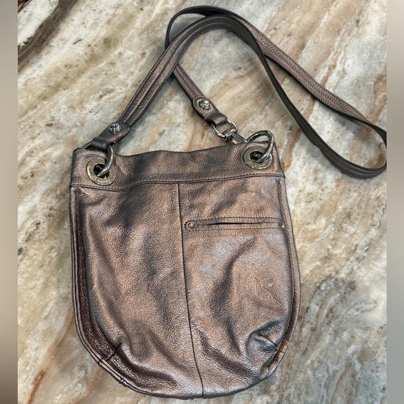 B. MAKOWSKY Leather Pewter Metallic Crossbody Purse - Picture 4 of 5